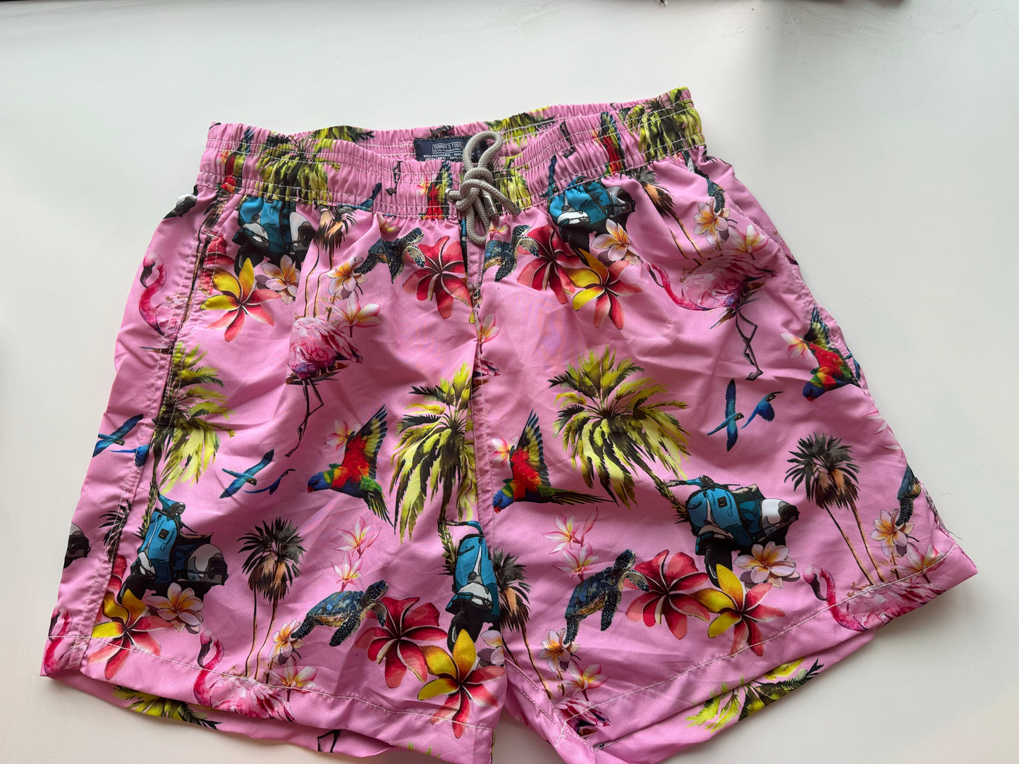 Vespa range, light pink shorts